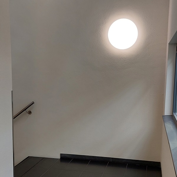 Led Plafonnière Opbouw 20w In Trappenhuis Met Sensor En Noodvoorziening